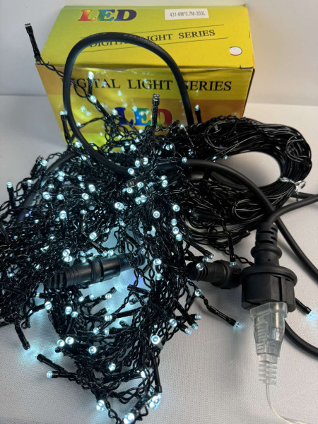 Вулична гірлянда фасадна  бахрома 6м на 300 LED, холодне світіння, флеш ефект, чорний провід