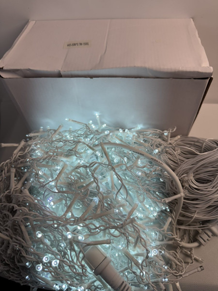 Вулична фасадна гірлянда-бахрома 50 м на 1500 LED з флеш-ефектом (білий дріт, холодне світло, з'єднувана
